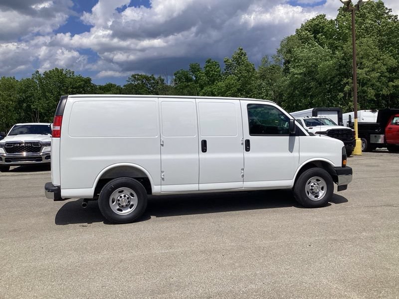 New 2026 Chevrolet Express 3500 w/ Driver Convenience Package RWD image 8