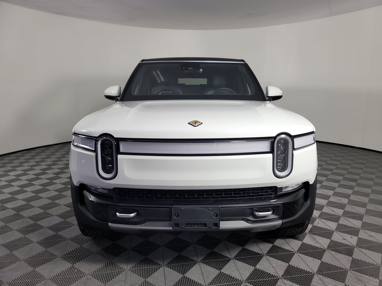 Used 2024 Rivian R1S Adventure AWD/4WD image 8