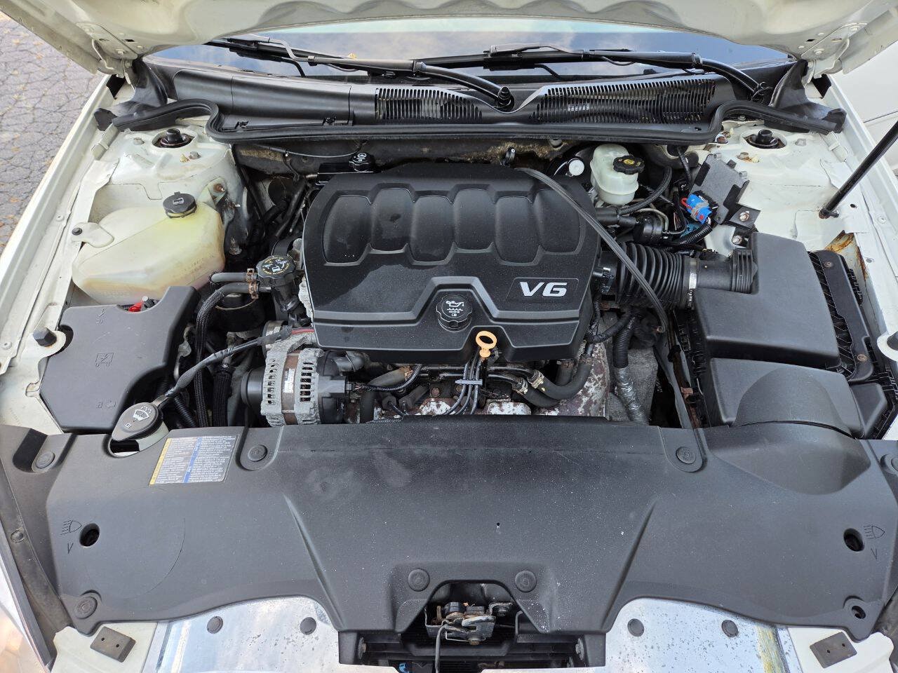 Used 2010 Buick Lucerne CXL FWD image 9