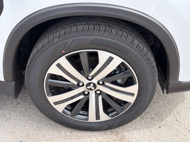 New 2027 Mitsubishi Outlander Sport ES FWD image 27