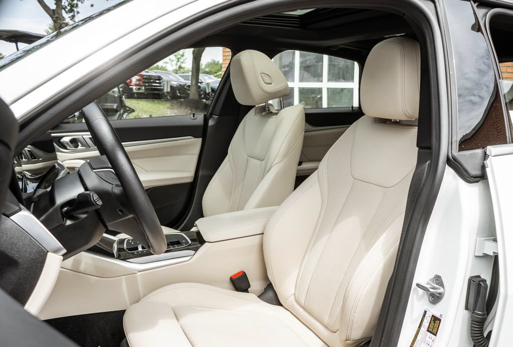 Used 2023 BMW i4 eDrive35 w/ Premium Package RWD image 6