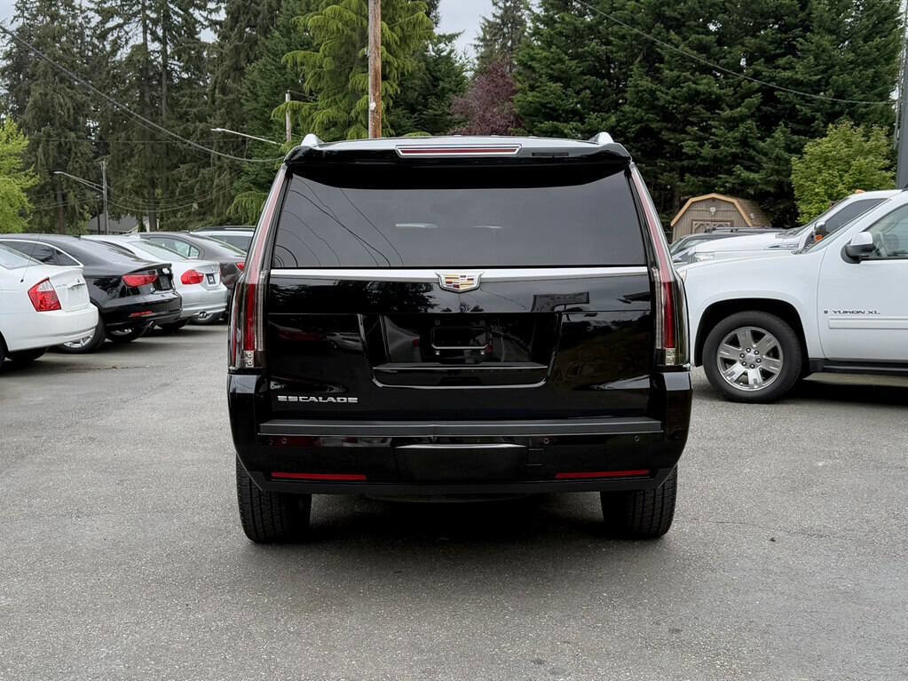 Used 2016 Cadillac Escalade Luxury image 5