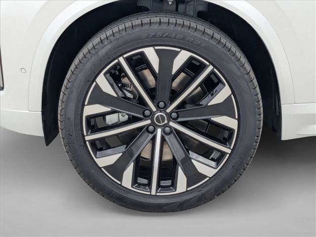 Certified 2026 Volvo XC90 T8 Plus w/ Protection Package Premier image 11
