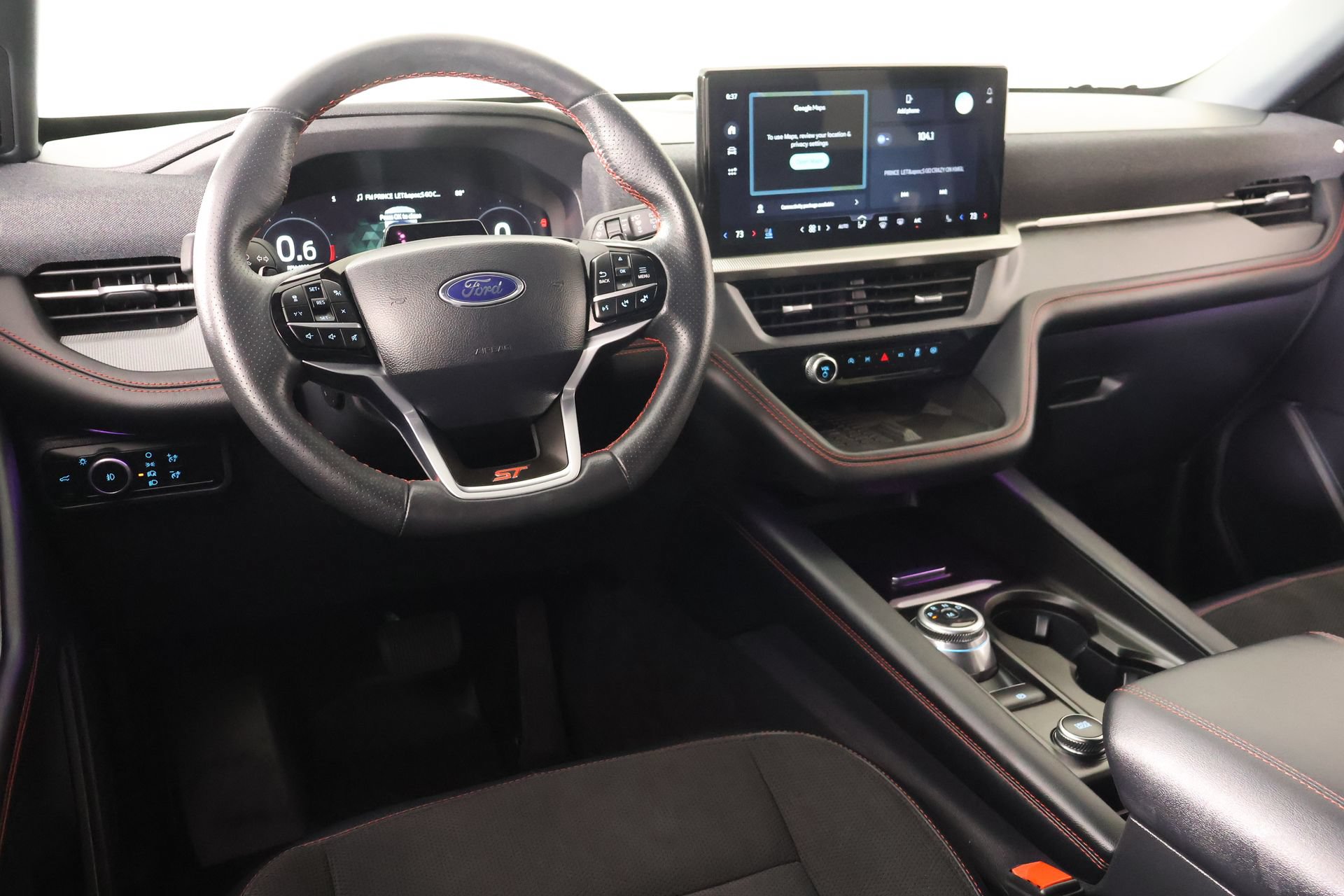Used 2025 Ford Explorer ST RWD image 2