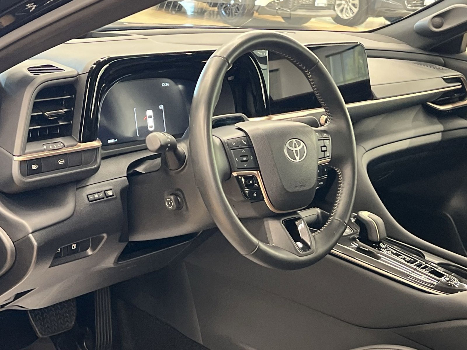 Used 2025 Toyota Crown Platinum AWD/4WD image 14