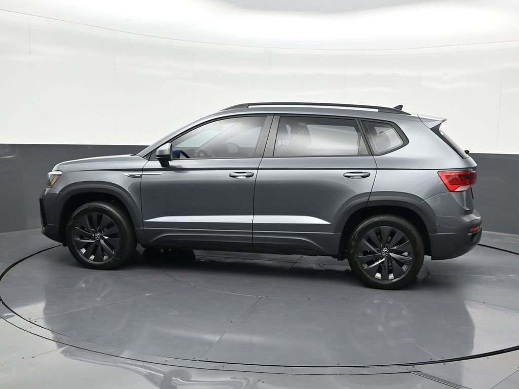 Used 2024 Volkswagen Taos S FWD image 2