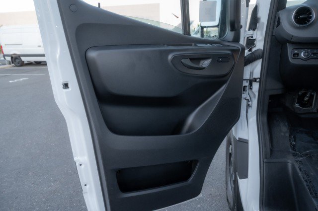 Used 2025 Mercedes-Benz Sprinter 2500 image 14