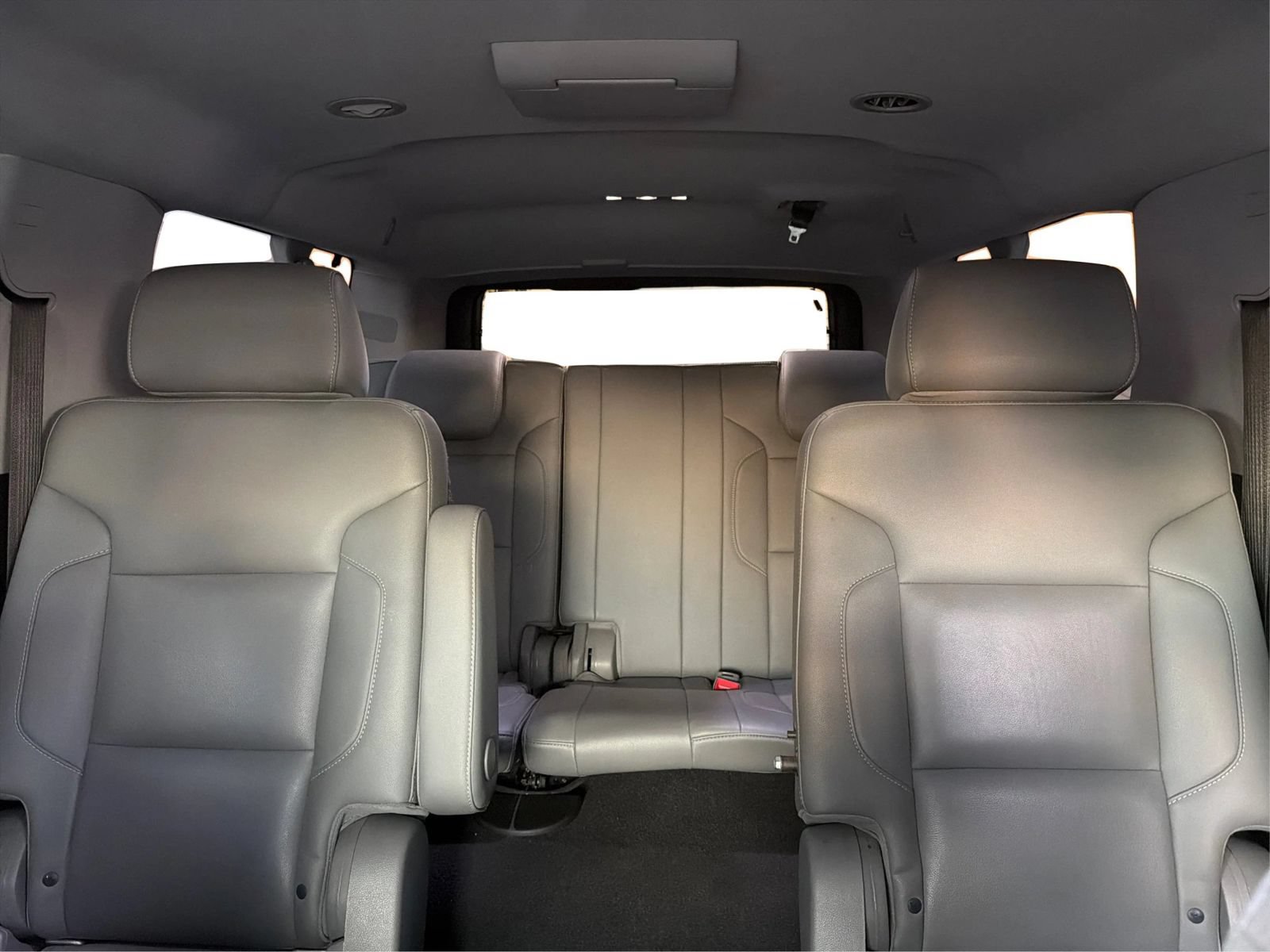 Used 2019 Chevrolet Suburban LT RWD image 15