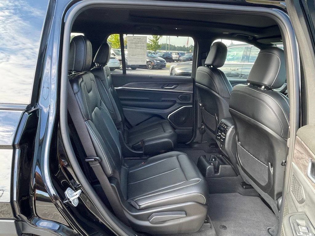 Used 2025 Jeep Grand Cherokee L Limited w/ Luxury Tech Group II AWD/4WD image 34