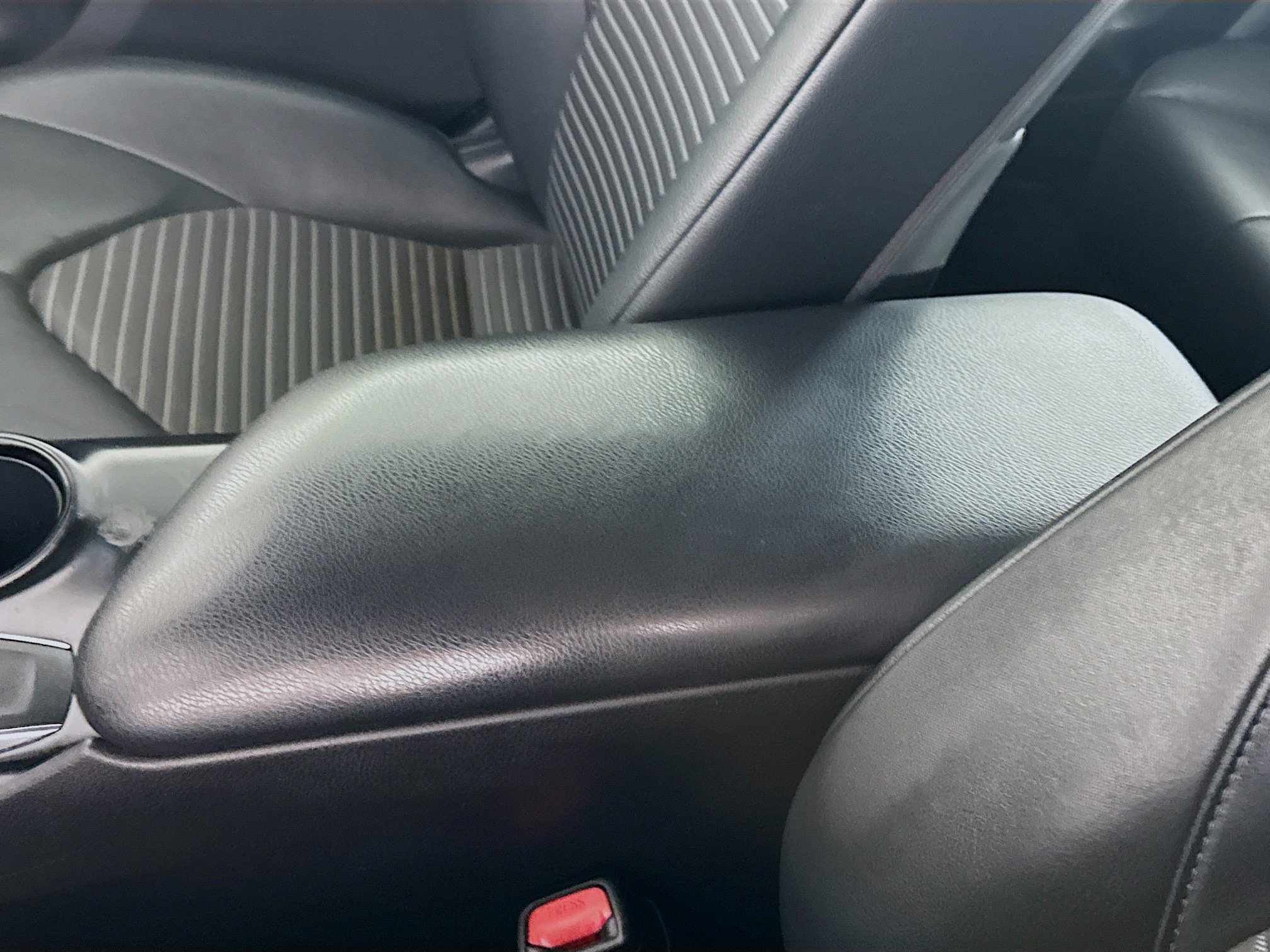 Used 2019 Toyota Camry SE FWD image 18