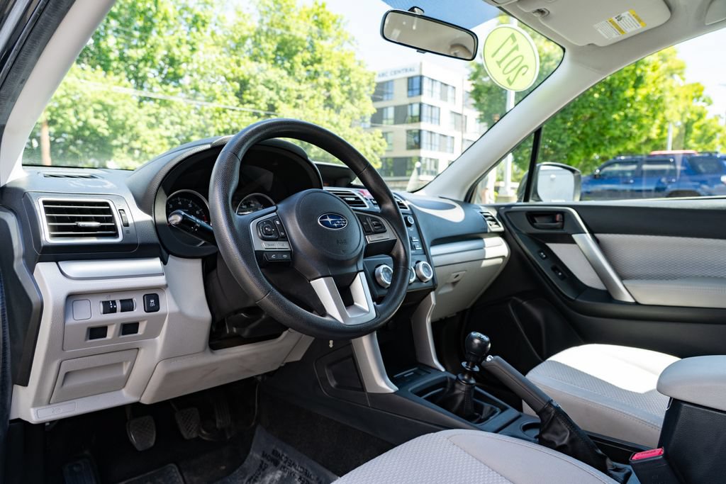 Used 2017 Subaru Forester 2.5i AWD/4WD image 21