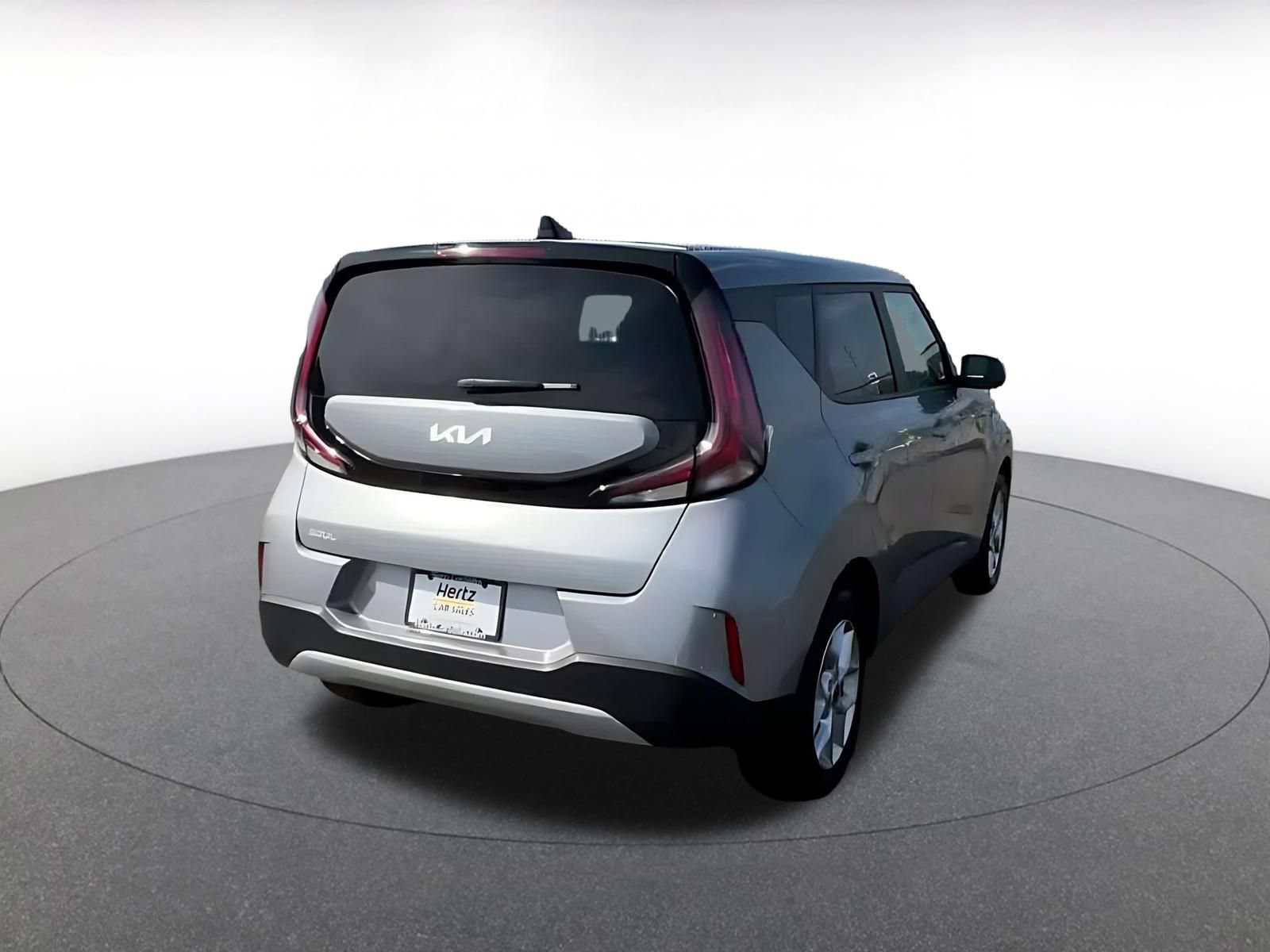 Used 2025 Kia Soul LX w/ LX Technology Package FWD image 14