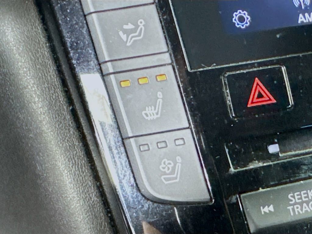 Used 2023 INFINITI QX50 Sensory image 21