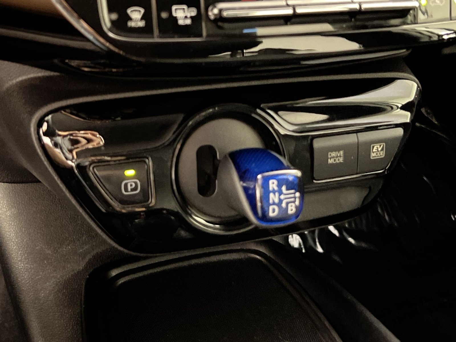 Used 2021 Toyota Prius LE w/ Carpet Mat Package (TMS) FWD image 22
