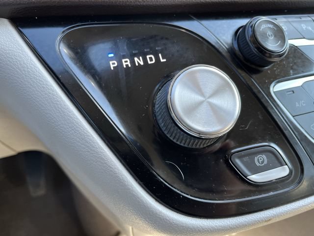 Used 2019 Chrysler Pacifica Touring-L Plus FWD image 23