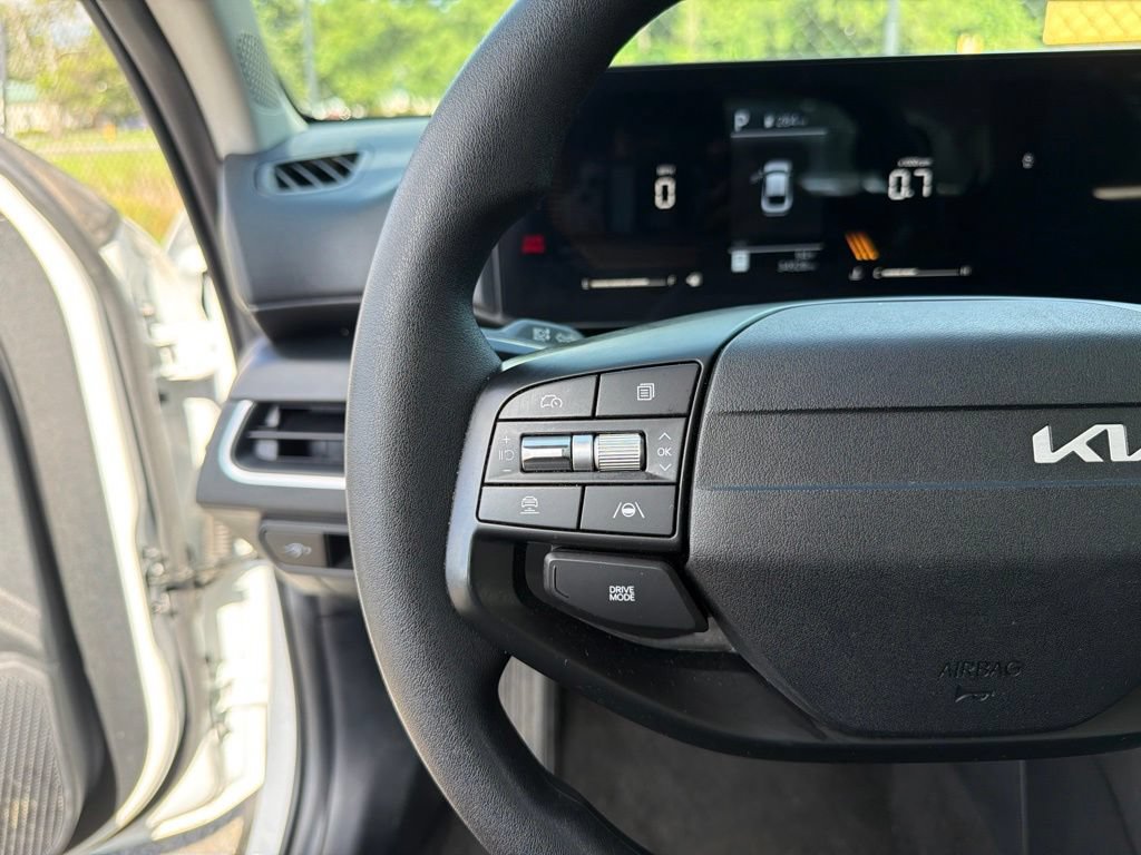 Used 2025 Kia K4 FWD image 16
