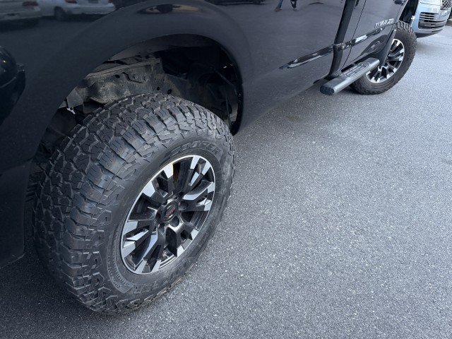 Used 2017 Nissan Titan SV image 21