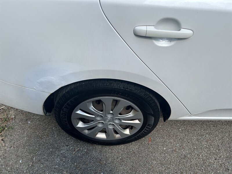 Used 2013 Kia Forte EX FWD image 21
