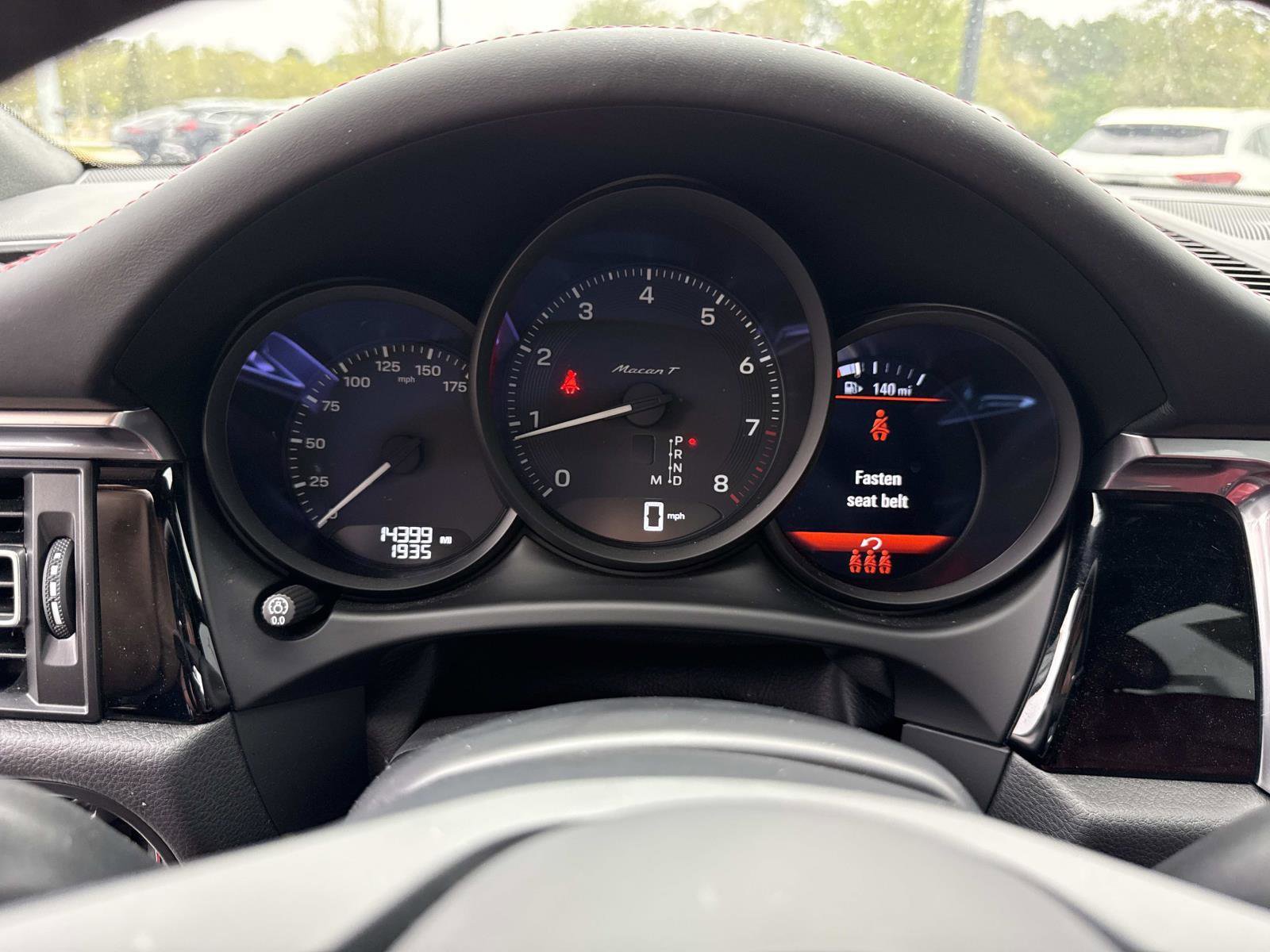 Used 2024 Porsche Macan image 31