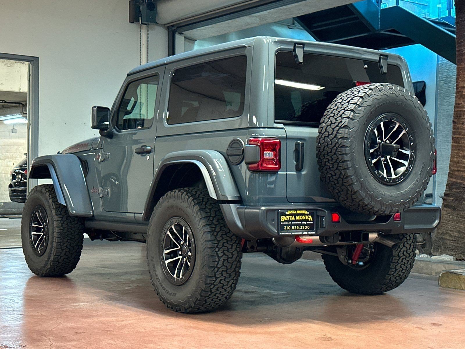 New 2025 Jeep Wrangler Rubicon w/ Xtreme 35 Tire Package AWD/4WD image 3