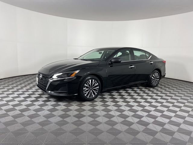 Used 2024 Nissan Altima 2.5 SV image 5