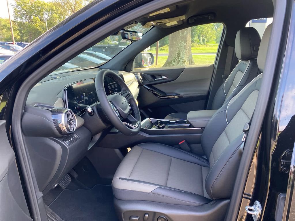 New 2026 Chevrolet Equinox LT w/ Convenience Package II image 11