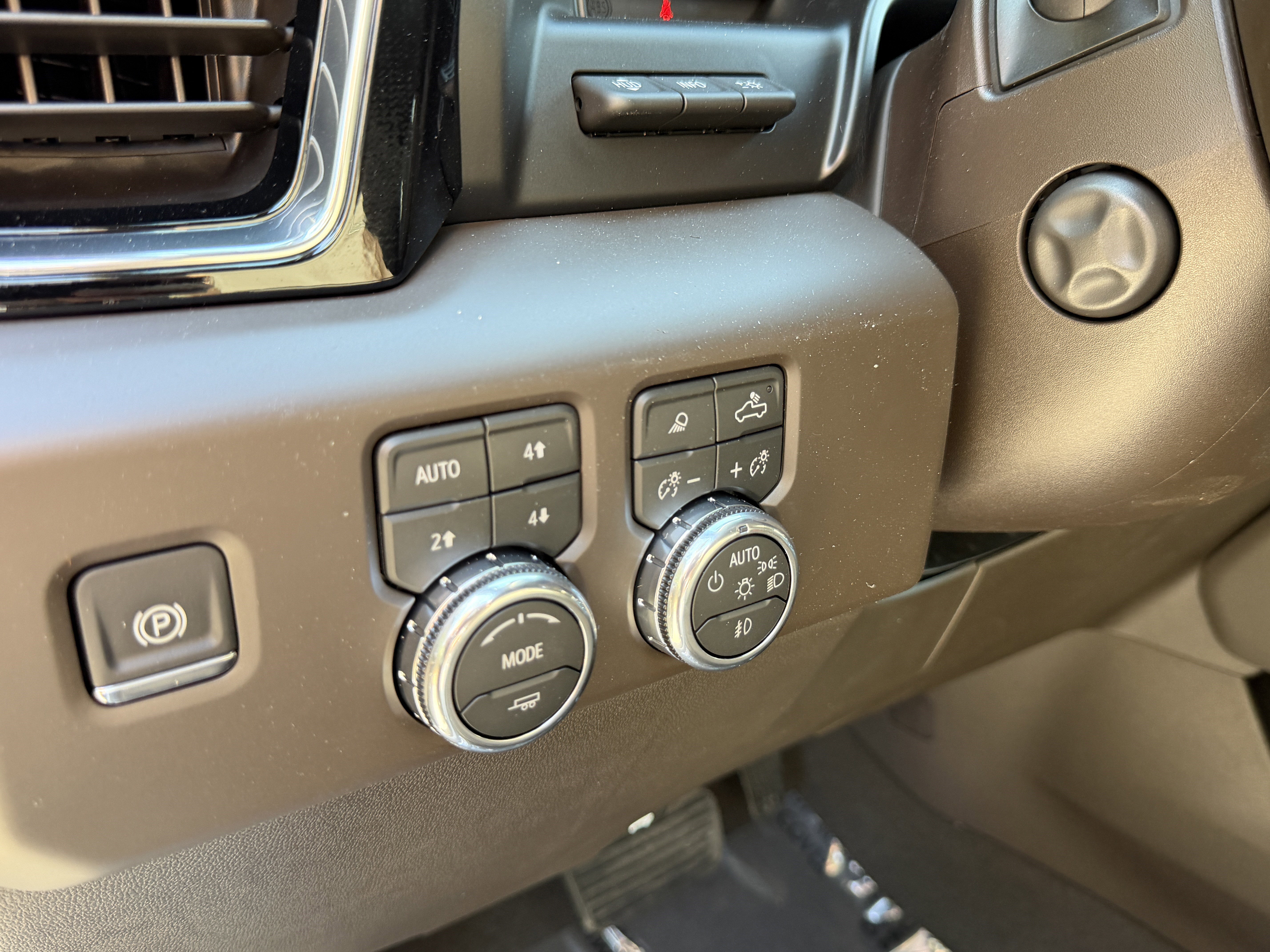 New 2026 GMC Sierra 1500 Denali w/ Denali Reserve Package AWD/4WD image 18