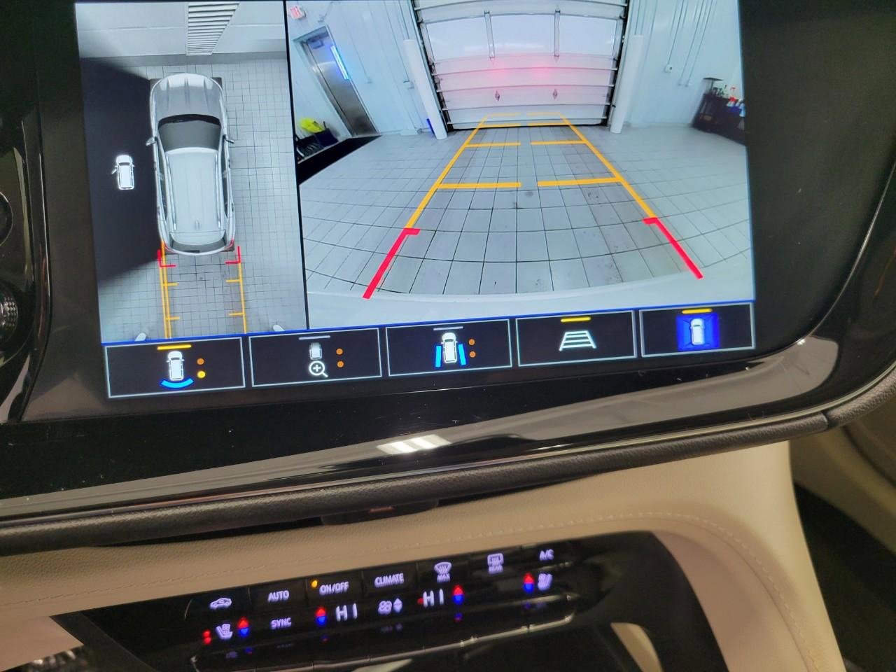 Used 2023 Buick Envision Avenir image 15