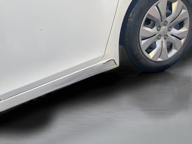 Used 2016 Chevrolet Cruze LS image 2