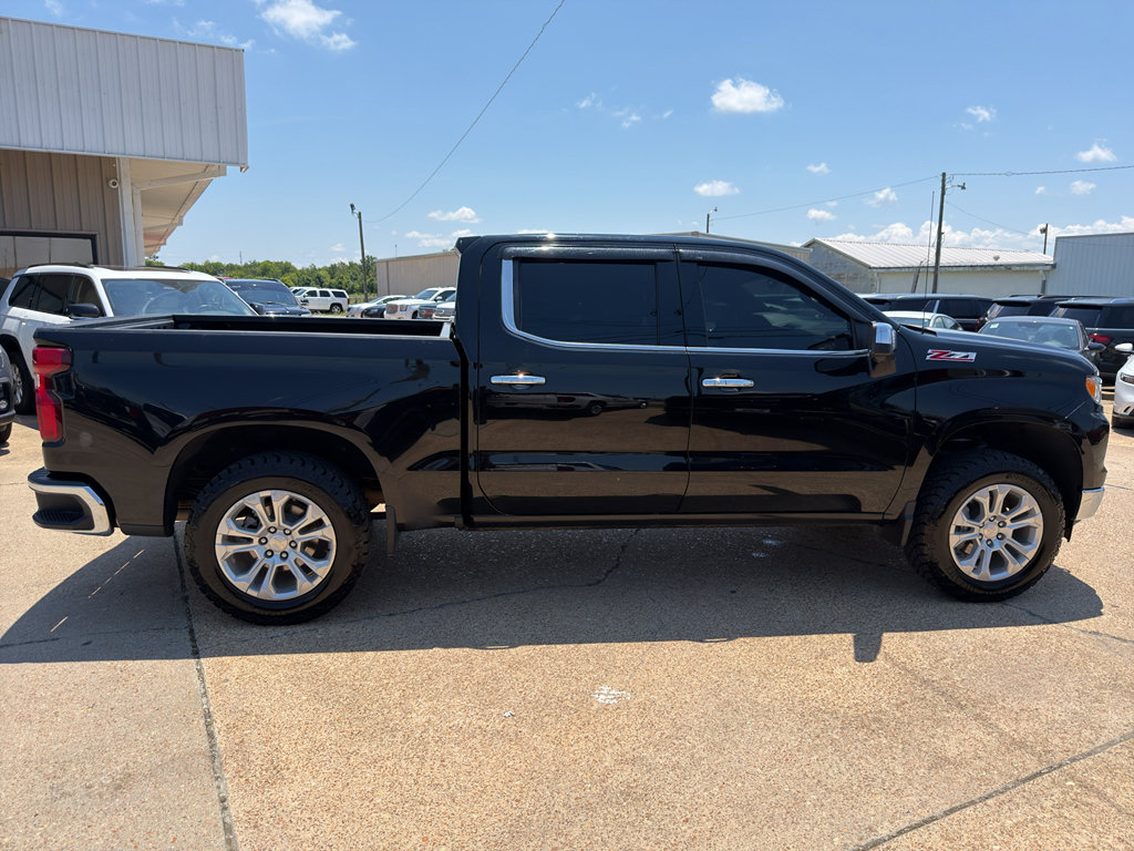Used 2023 Chevrolet Silverado 1500 LTZ w/ Z71 Off-Road Package AWD/4WD image 6