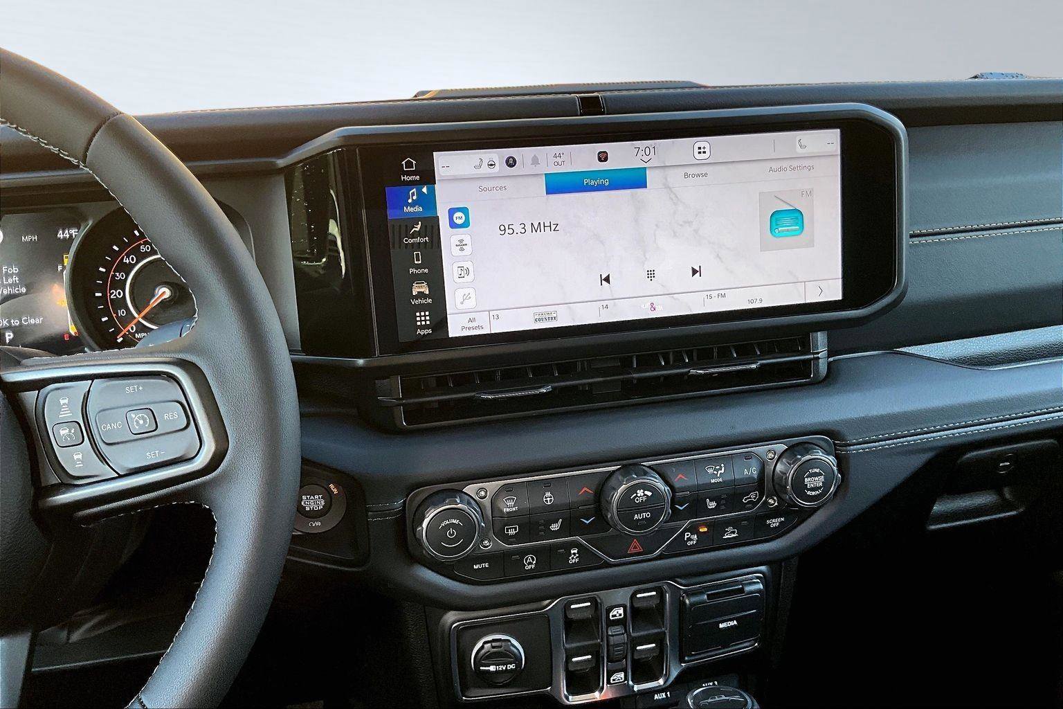 New 2026 Jeep Gladiator Sport image 8