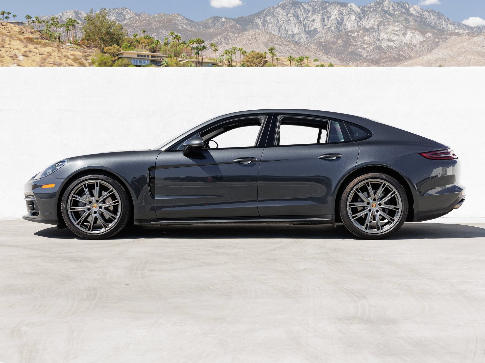 Certified 2018 Porsche Panamera 4S AWD/4WD image 2