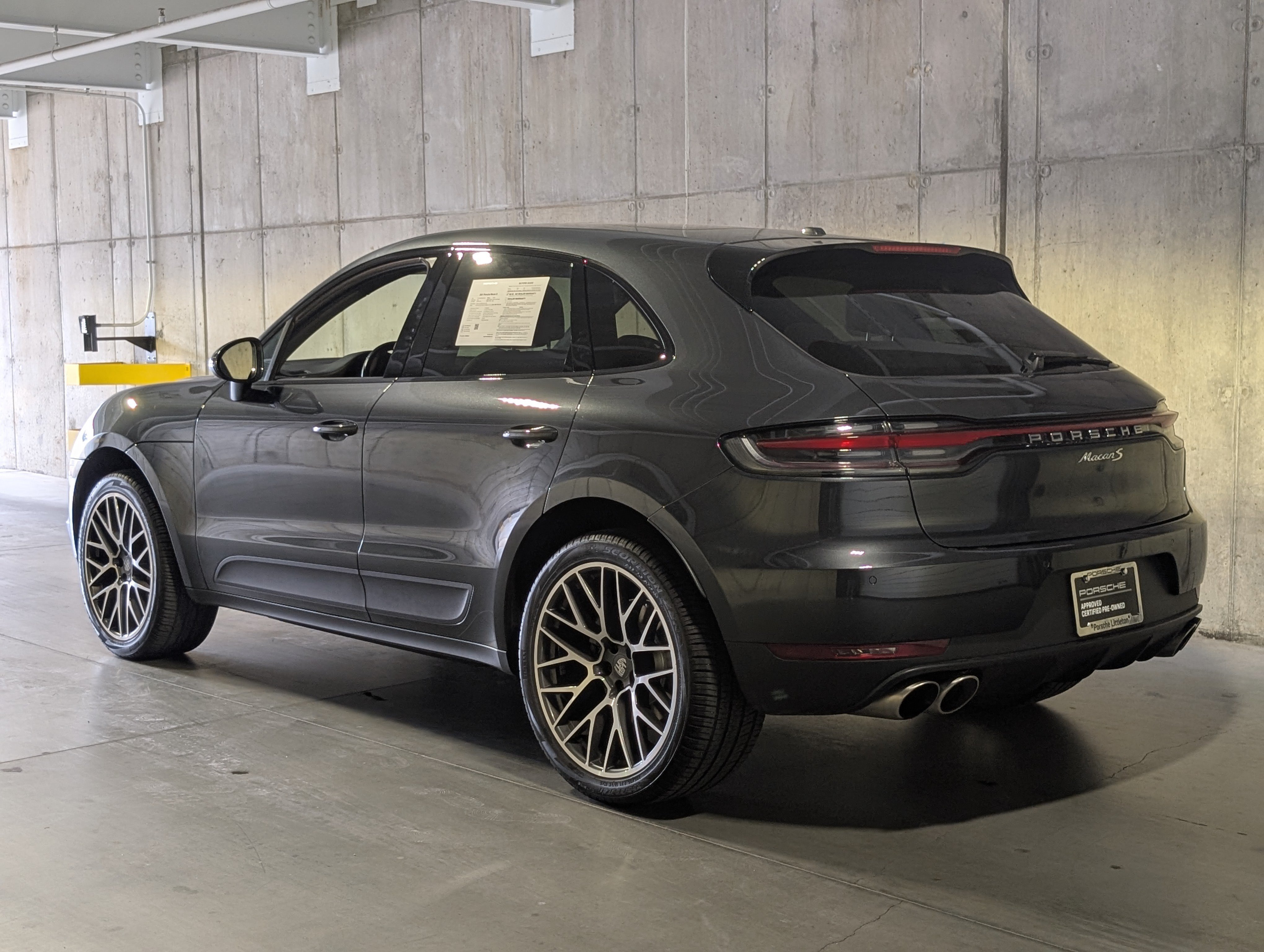 Certified 2021 Porsche Macan S AWD/4WD image 3