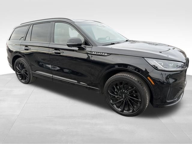 Certified 2025 Lincoln Aviator Reserve w/ Jet Appearance Package image 10