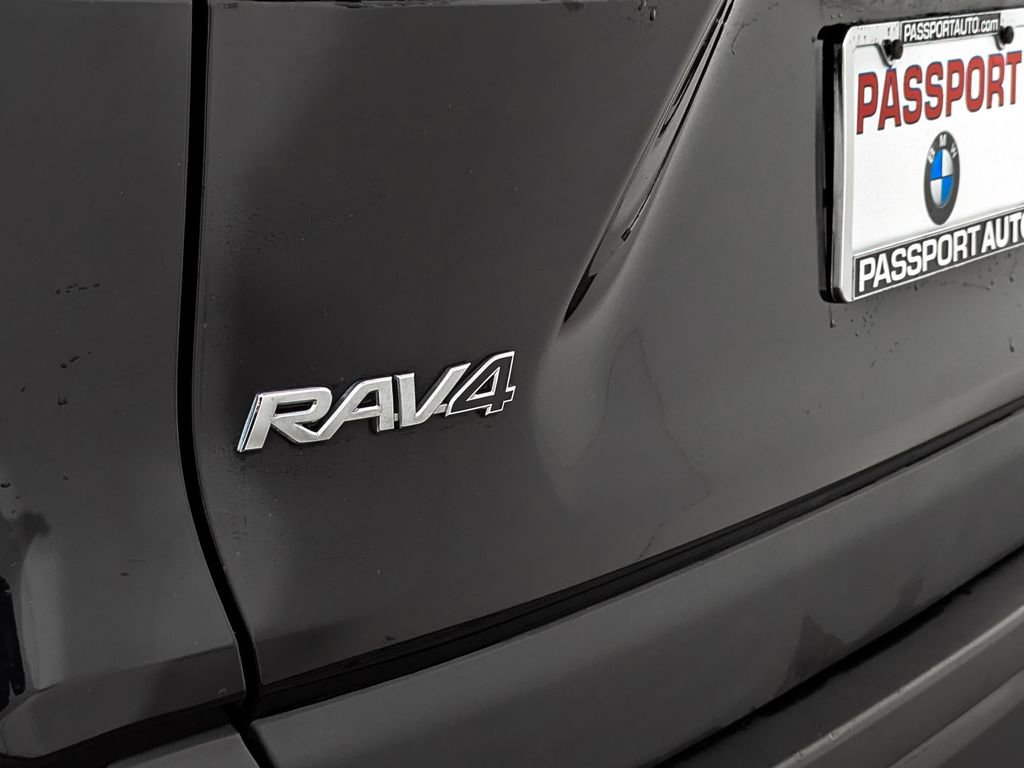Used 2021 Toyota RAV4 XLE image 10