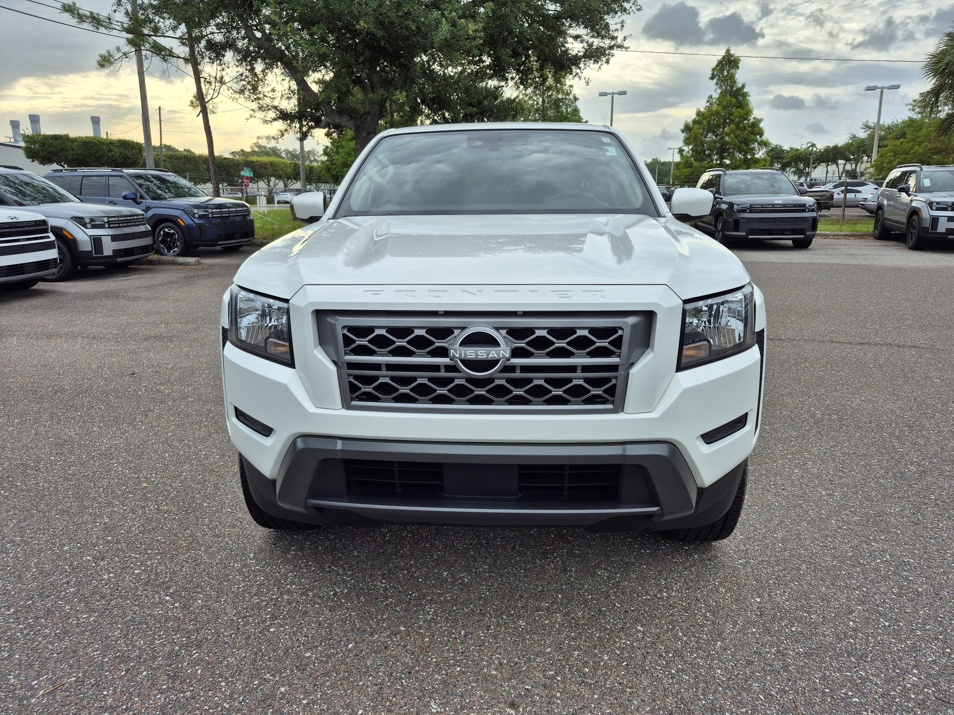 Certified 2024 Nissan Frontier SV RWD image 2