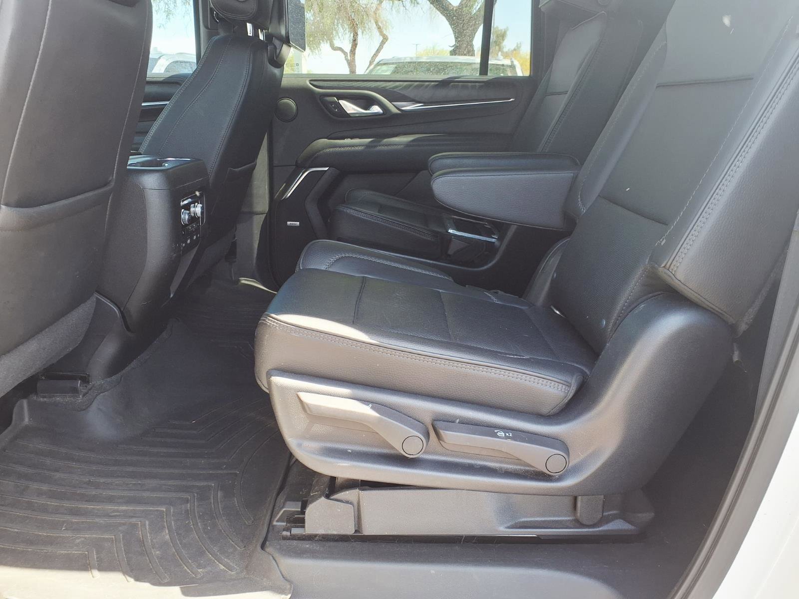 Used 2021 GMC Yukon XL Denali image 17