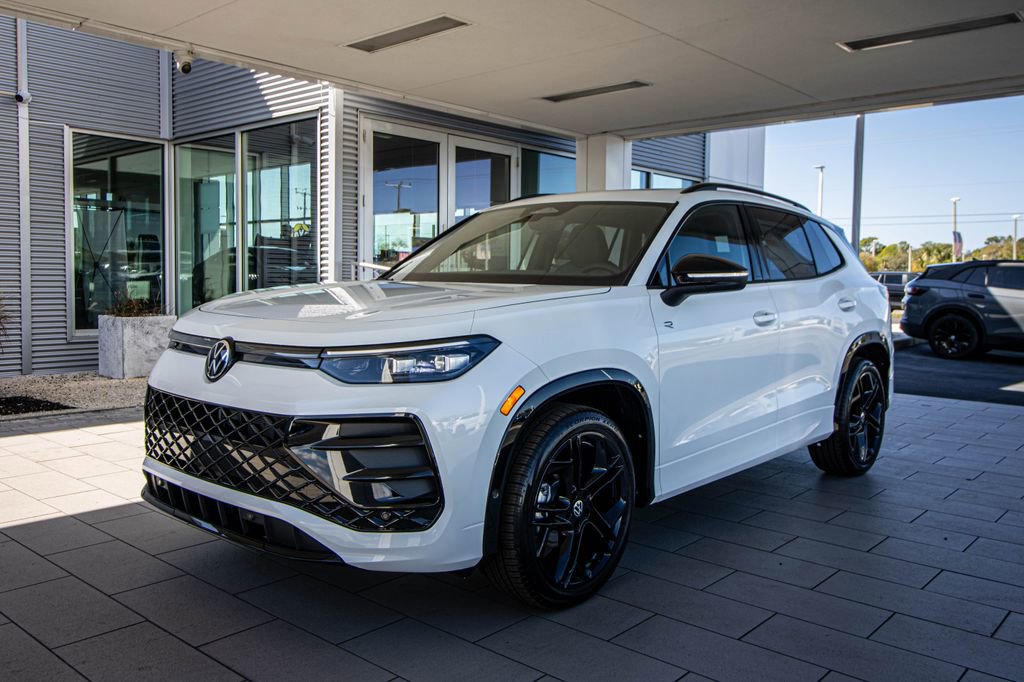 New 2026 Volkswagen Tiguan SE R-Line FWD image 15