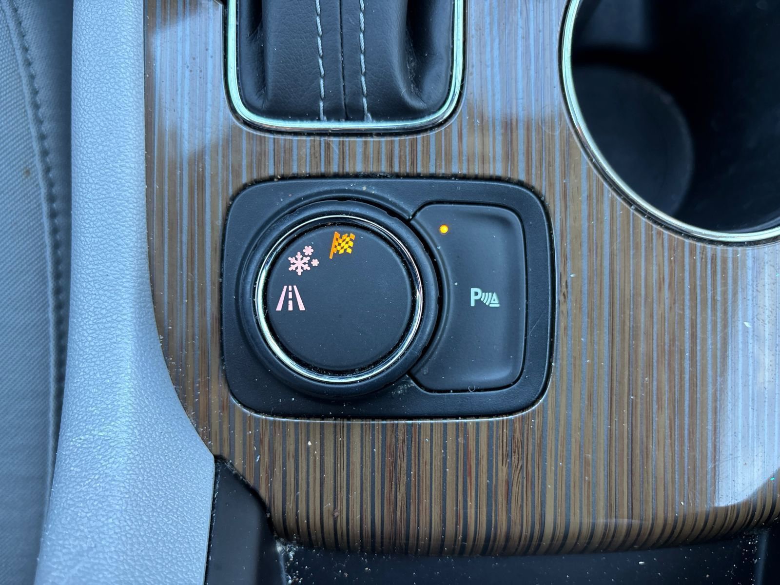 Used 2019 GMC Acadia SLE w/ Driver Alert Package I image 13