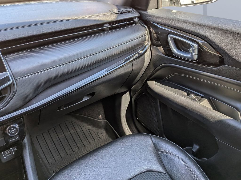 Used 2023 Jeep Compass Altitude image 16