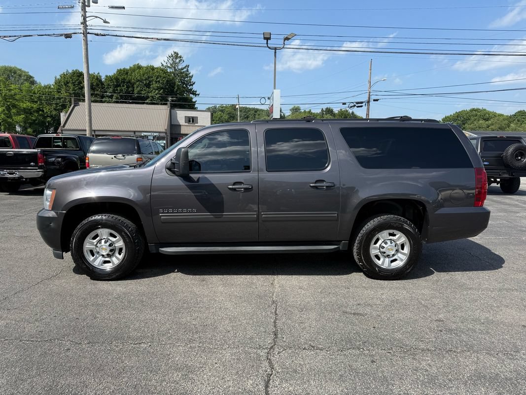 Used 2011 Chevrolet Suburban 2500 LS w/ Skid Plate Package AWD/4WD image 2