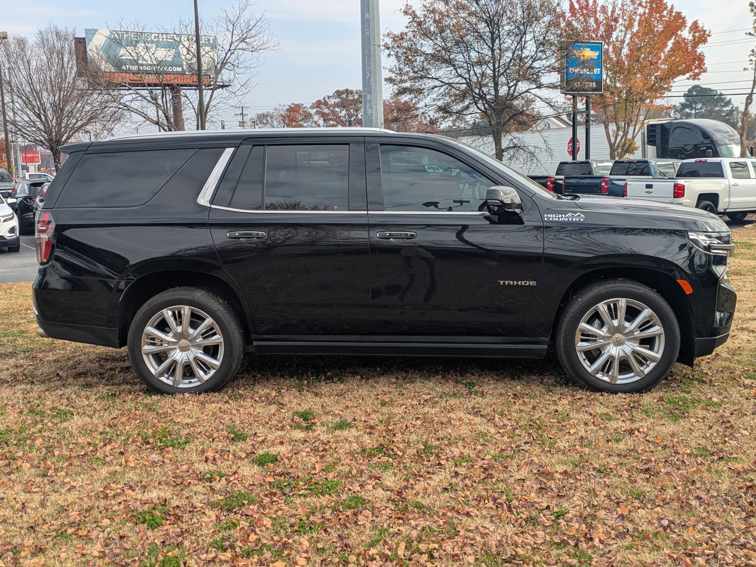 Used 2024 Chevrolet Tahoe High Country image 3