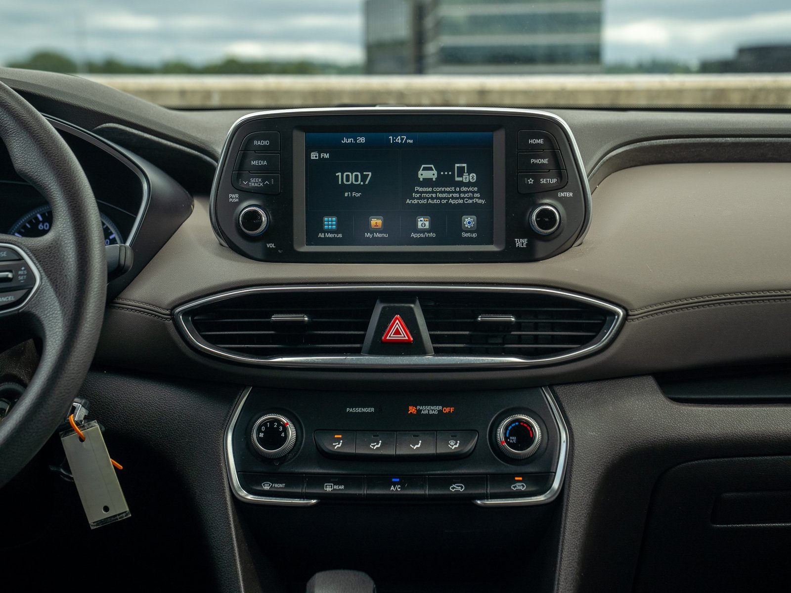 Used 2019 Hyundai Santa Fe SE AWD/4WD image 18