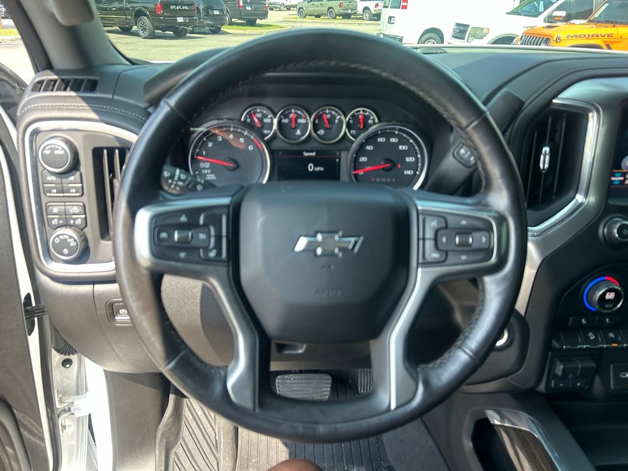 Used 2021 Chevrolet Silverado 1500 LT Trail Boss w/ Convenience Package II AWD/4WD image 19