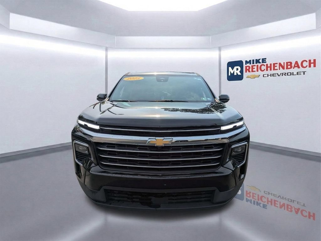 Used 2025 Chevrolet Traverse LT AWD/4WD image 9