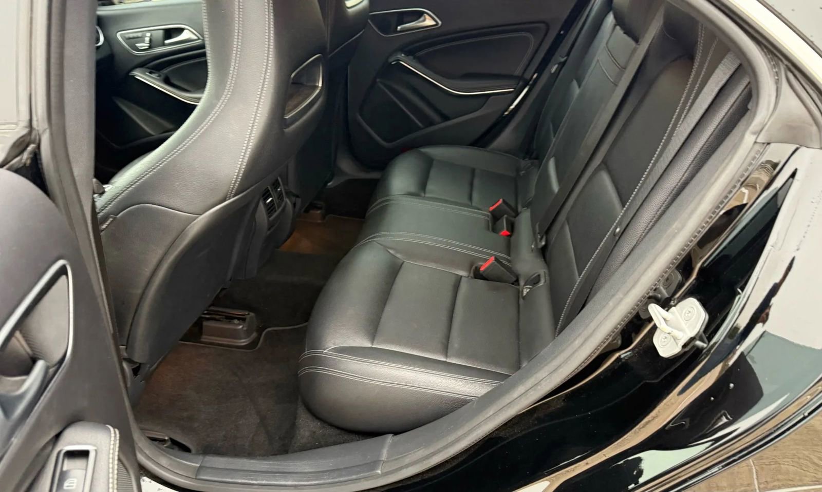 Used 2017 Mercedes-Benz CLA 250 image 17