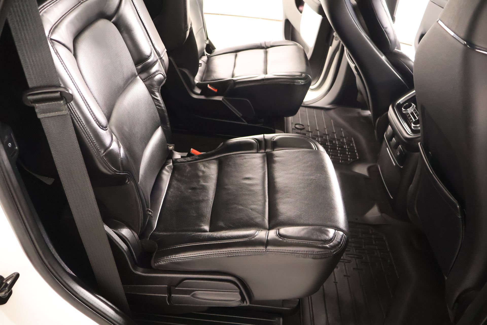 Used 2020 Lincoln Navigator Reserve w/ Equipment Group 208A Reserve RWD image 16
