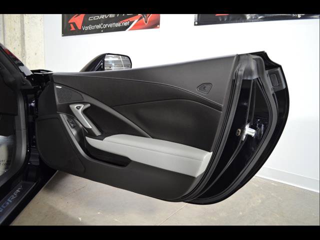 Used 2017 Chevrolet Corvette Stingray Coupe image 18