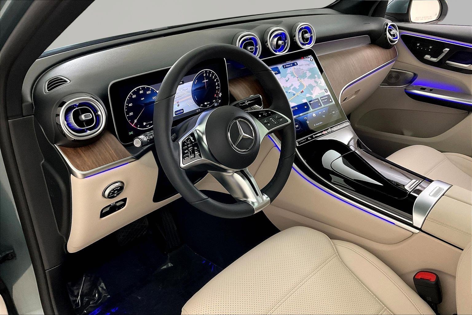 Used 2025 Mercedes-Benz GLC 350e 4MATIC image 17