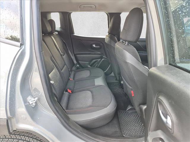 Used 2022 Jeep Renegade Trailhawk AWD/4WD image 19